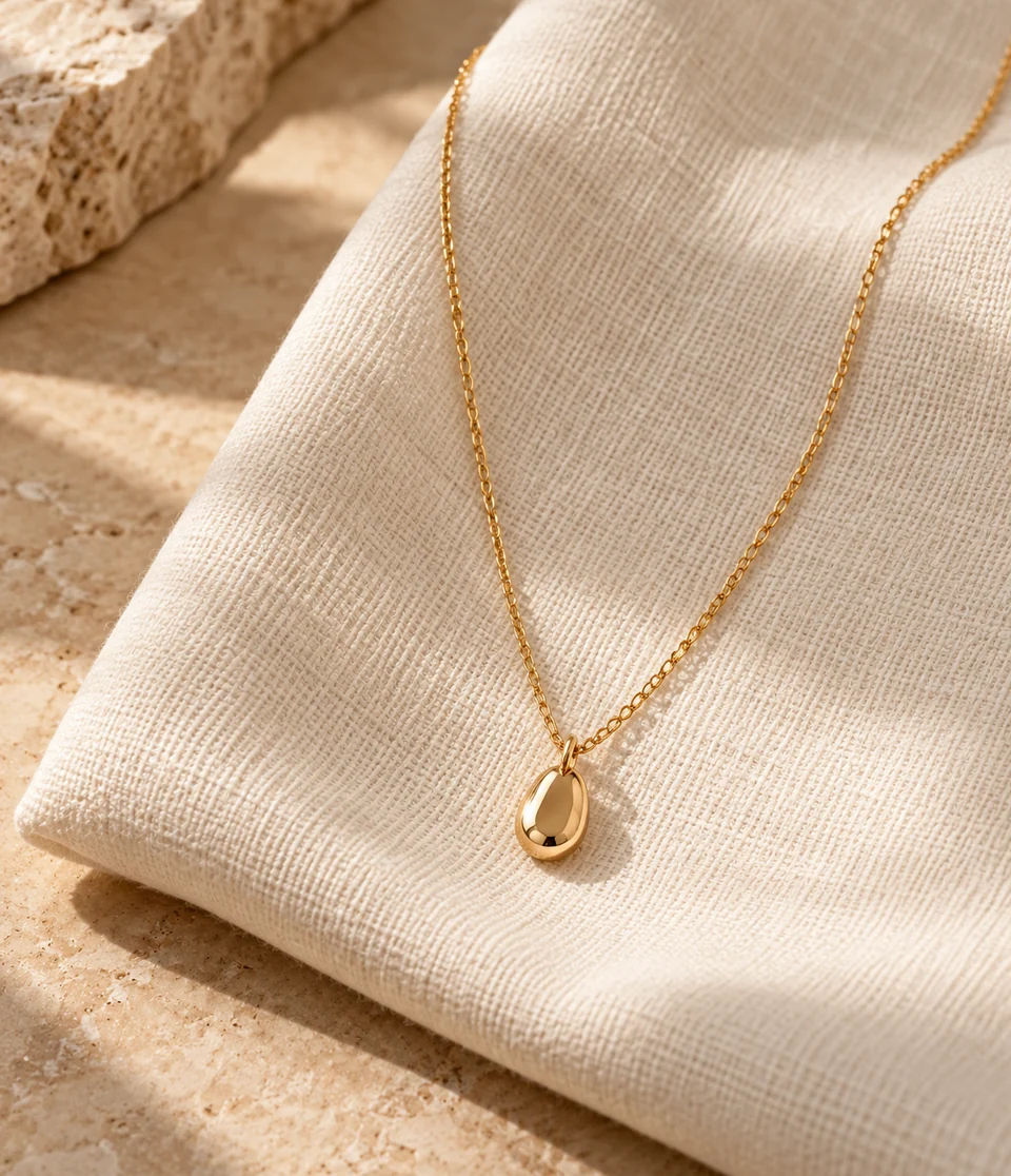 Fine-gold pendant necklace